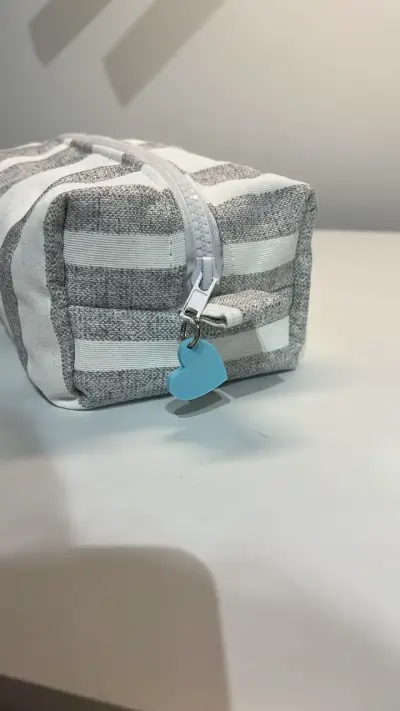 Neceser de Tela a Rayas Gris y Blanco - miniatura 1
