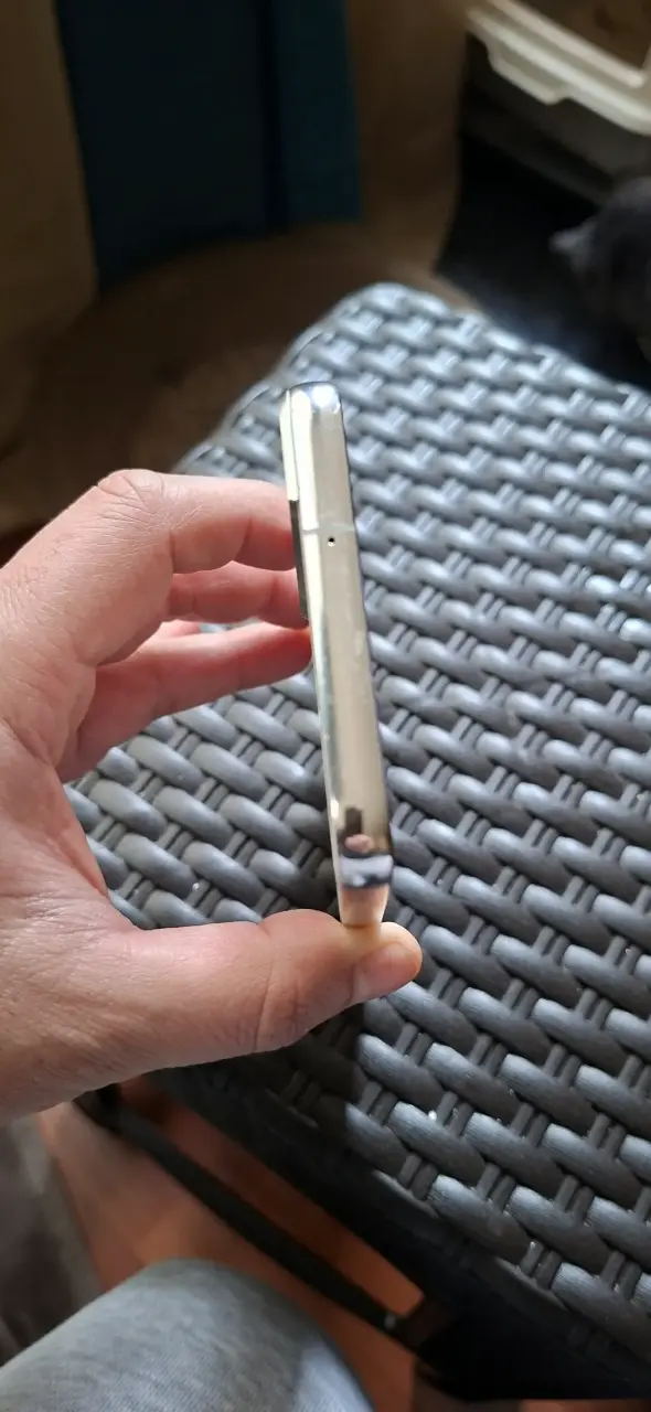 Smartphone Samsung Galaxy S22 en excelente estado - 5