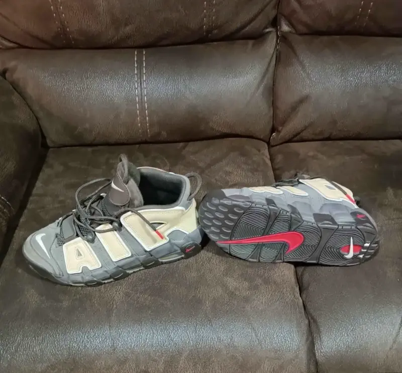 Zapatillas deportivas Nike Air negras y beige - 4