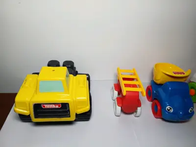 Set de camiones de juguete Tonka y Fisher-Price - miniatura 1
