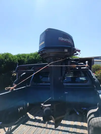 Motor fuera de borda Tohatsu 30 HP - miniatura 3