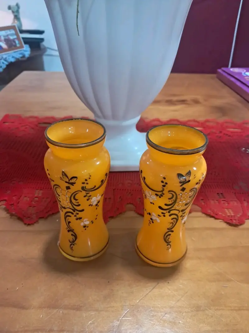 Jarrones decorativos de vidrio naranja con diseño floral - 2