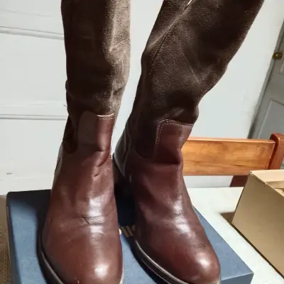 Botas de cuero marrón con tacón para mujer - miniatura 1