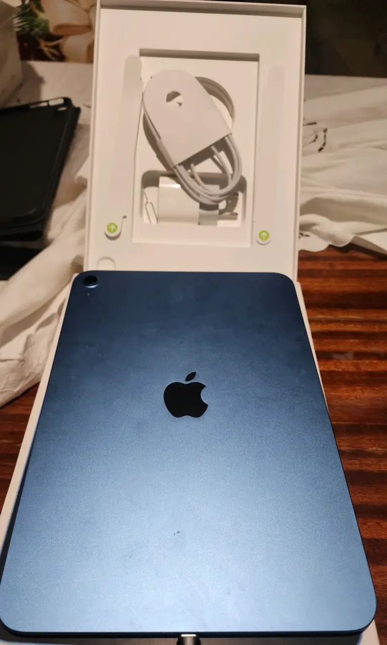 iPad 11 128GB con accesorios y caja original - 3