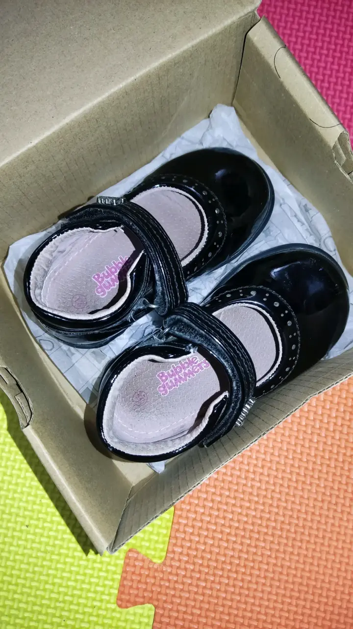 Zapatos de charol negro para niña Bubblegummers - 3