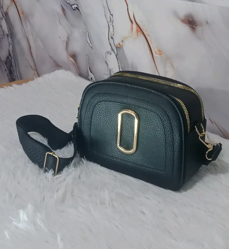 Cartera de mano acolchada verde menta con cadena - 5