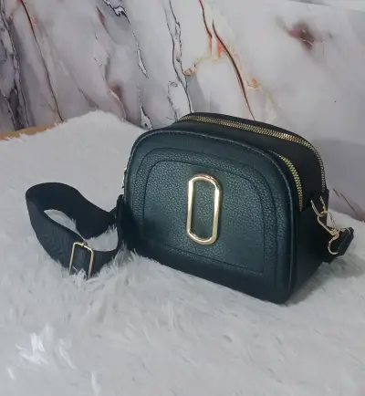 Cartera de mano acolchada verde menta con cadena - miniatura 5
