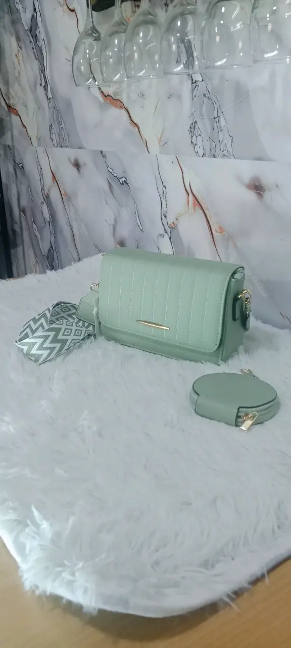 Cartera de mano acolchada verde menta con cadena - 6