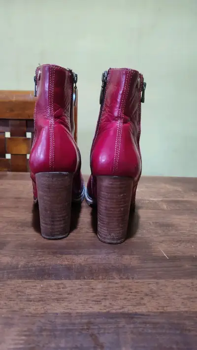 Botines de cuero rojos con tacón alto - miniatura 3
