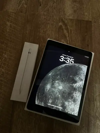 iPad 8va con Apple Pencil - miniatura 1