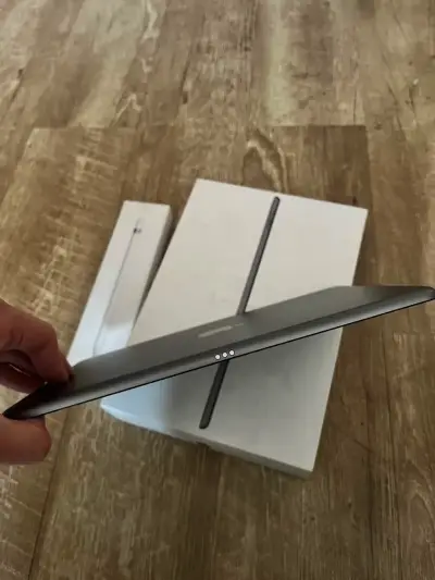 iPad 8va con Apple Pencil - miniatura 2