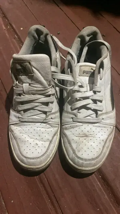 Zapatillas deportivas blancas Puma usadas - miniatura 1