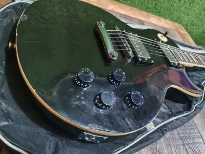 Guitarra eléctrica freeman modelo FRE40 BK - miniatura 3
