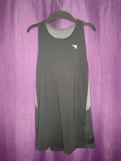 Polera deportiva sin mangas Diadora negra - miniatura 1
