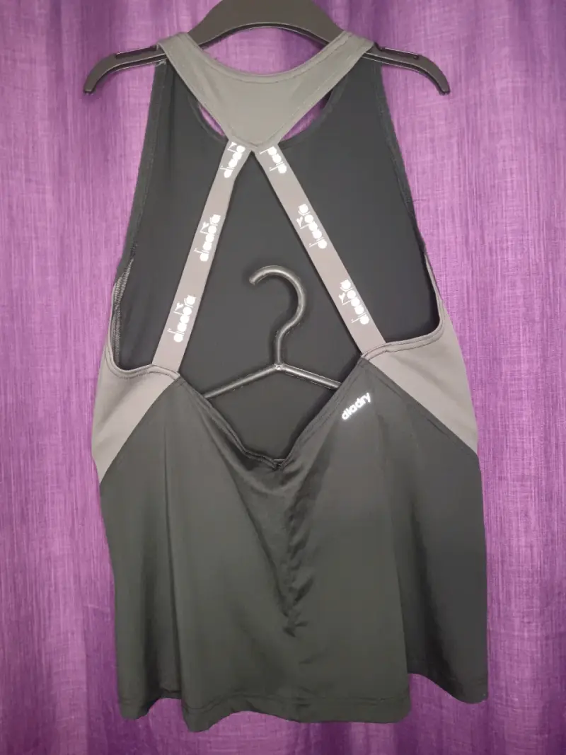 Polera deportiva sin mangas Diadora negra - 5