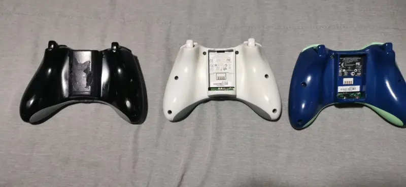 Xbox 360 E Azul con RGH + 3 Mandos Con detalles!! - 5