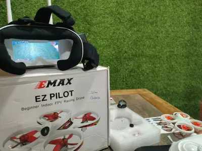 Drone de Carreras EMAX EZ Pilot con Gafas FPV - miniatura 1
