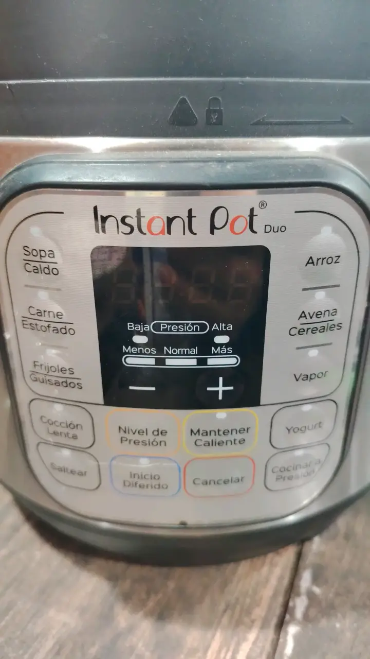 Olla a Presión Eléctrica Instant Pot Duo 7 en 1 - 2