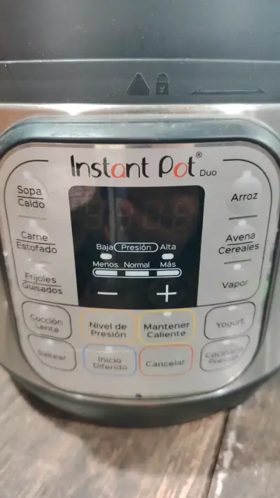 Olla a Presión Eléctrica Instant Pot Duo 7 en 1 - miniatura 2