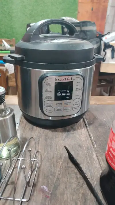 Olla a Presión Eléctrica Instant Pot Duo 7 en 1 - miniatura 3