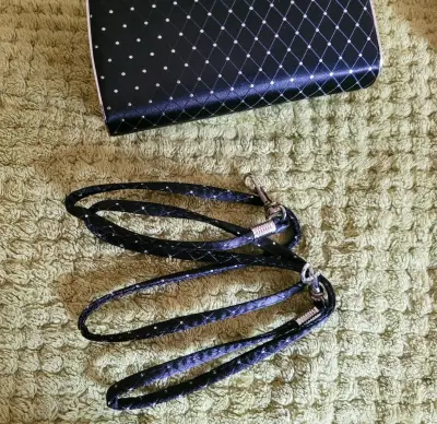 Cartera de mano fiesta negra con brillantes - miniatura 4