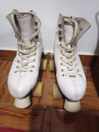 Patines de Cuatro Ruedas Blancos para Adulto - miniatura 1