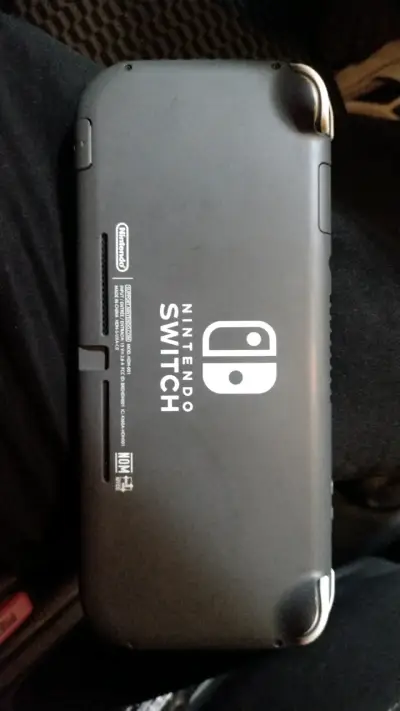 Nintendo Switch Lite en buen estado - miniatura 2