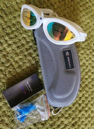 Gafas de natación Lonsail con estuche y tapones - miniatura 2