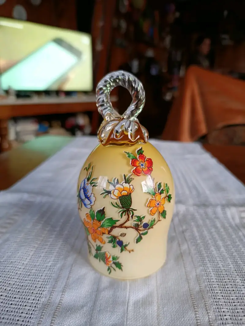 Antiguo adorno vidrio decorativo con flores - 1
