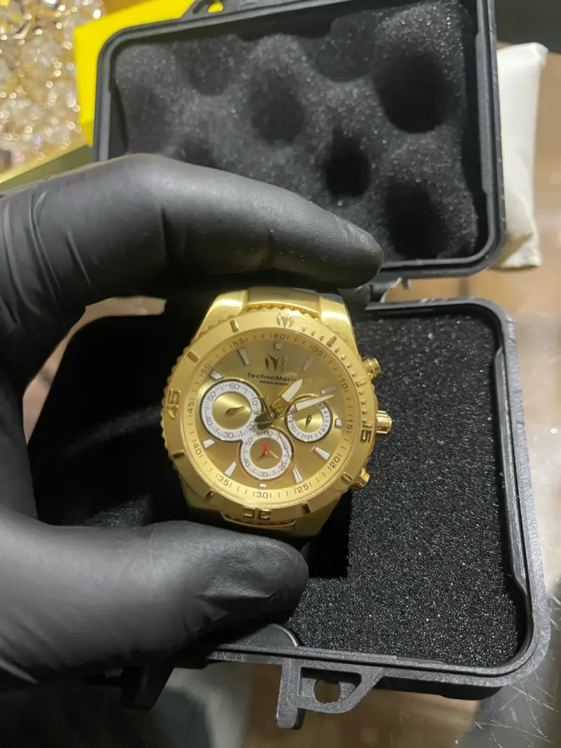 Reloj dorado TechnoMarine con cronógrafo - 1