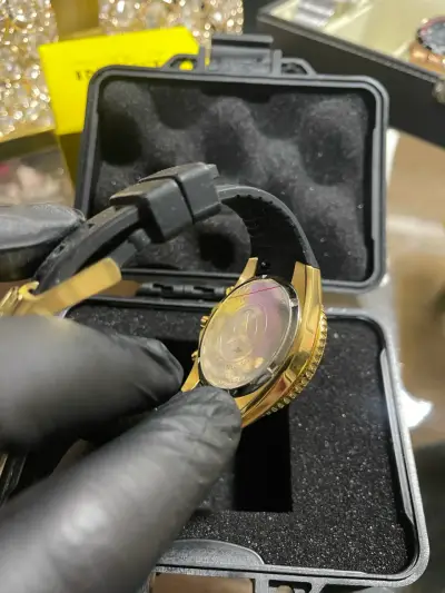 Reloj dorado TechnoMarine con cronógrafo - miniatura 2