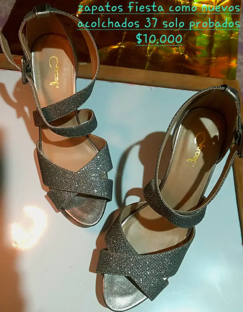 Zapatos de fiesta acolchados plateados talla 37 - 1