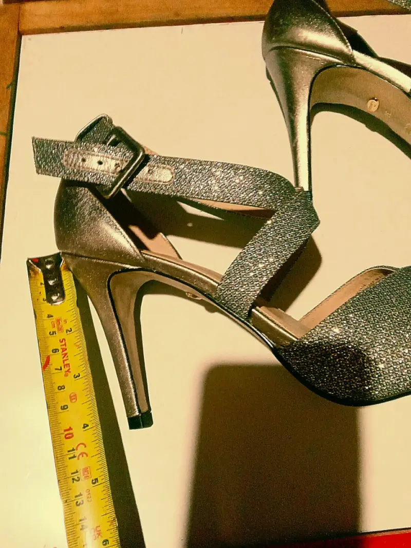 Zapatos de fiesta acolchados plateados talla 37 - 2