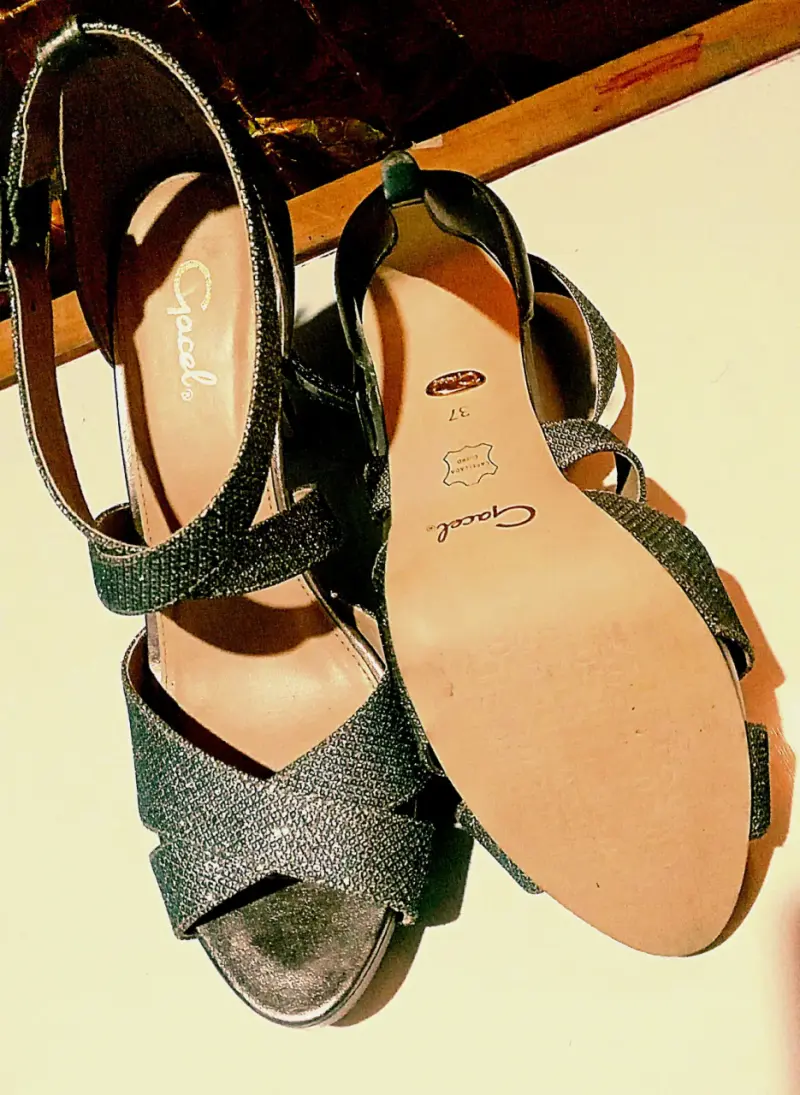Zapatos de fiesta acolchados plateados talla 37 - 3