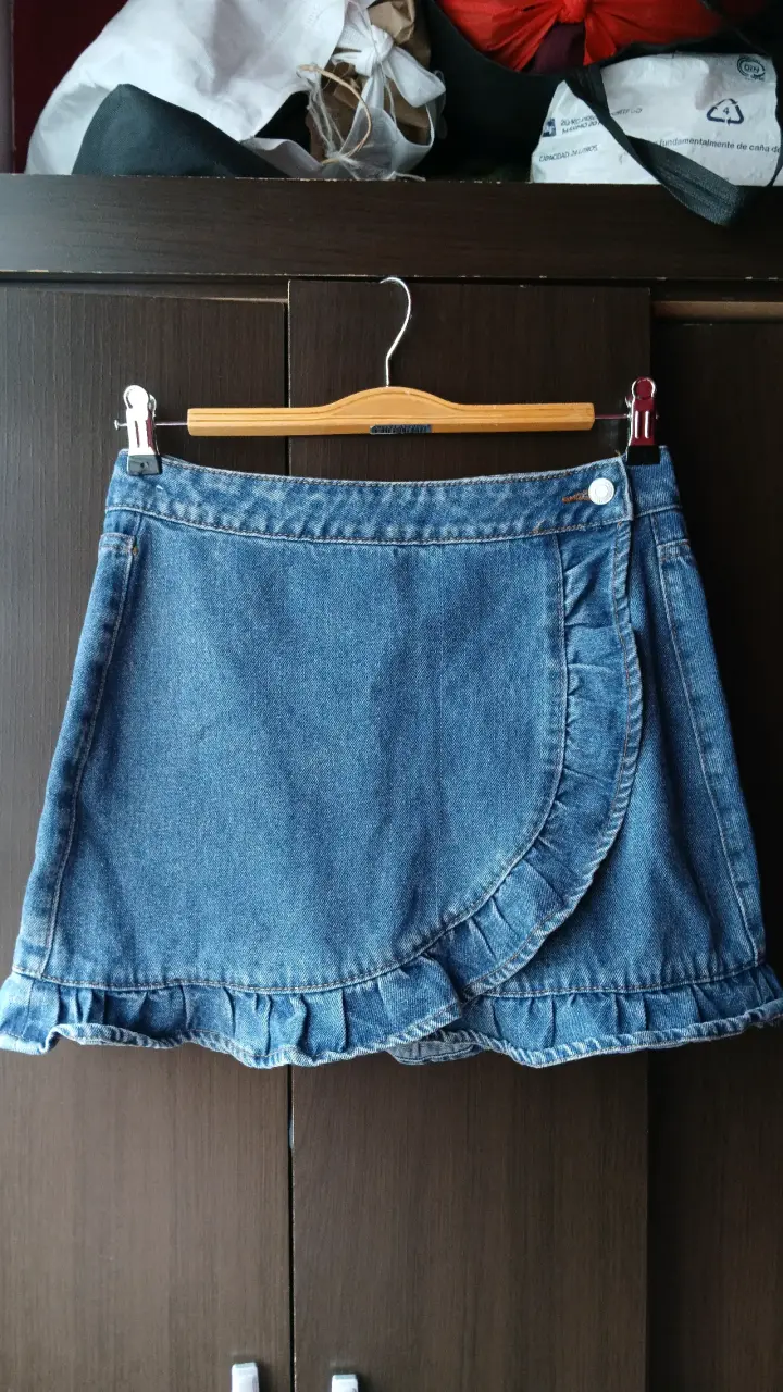 Falda de mezclilla con volantes talla M - 1