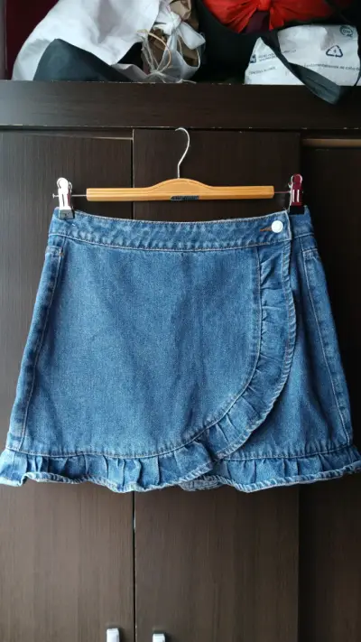 Falda de mezclilla con volantes talla M - miniatura 1