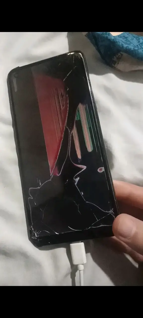 Teléfono móvil con pantalla rota para repuestos - 2