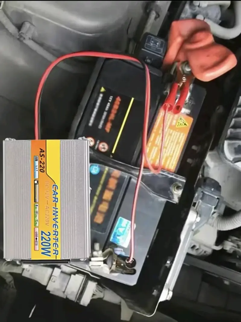 Inversor de Corriente para Auto 220W 12V a 220V - 1