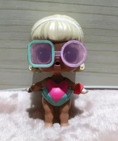 Muñeca LOL Surprise con gafas de sol - miniatura 1