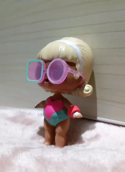 Muñeca LOL Surprise con gafas de sol - miniatura 3