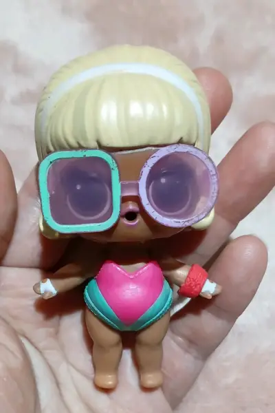 Muñeca LOL Surprise con gafas de sol - miniatura 5