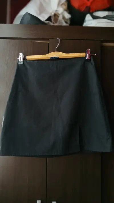 Falda corta negra Shein talla S - miniatura 1