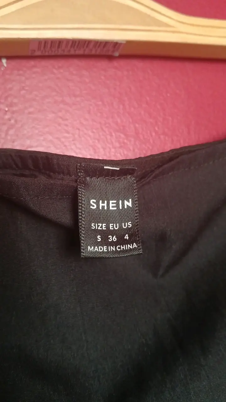 Falda corta negra Shein talla S - 2