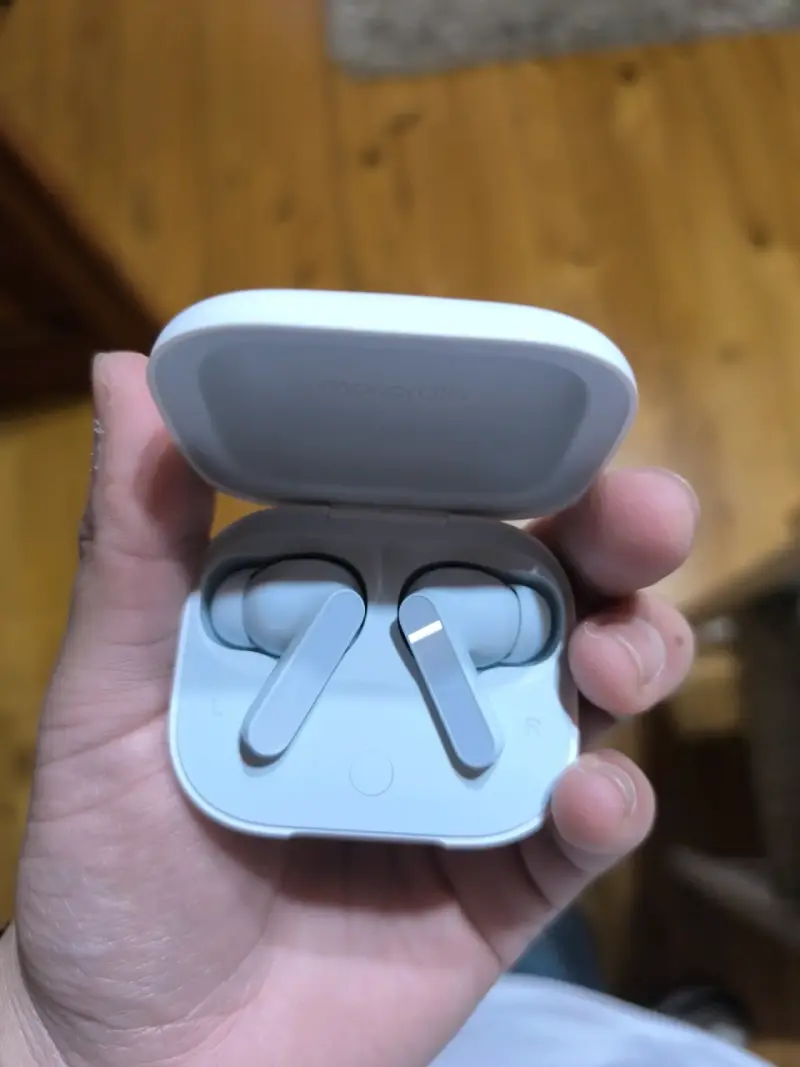 Auriculares Inalámbricos Motorola buds - 1
