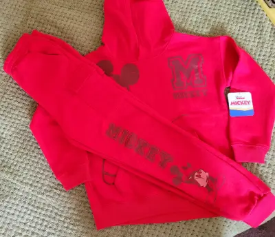 Conjunto de polerón y pantalón Mickey rojo para niños - miniatura 1
