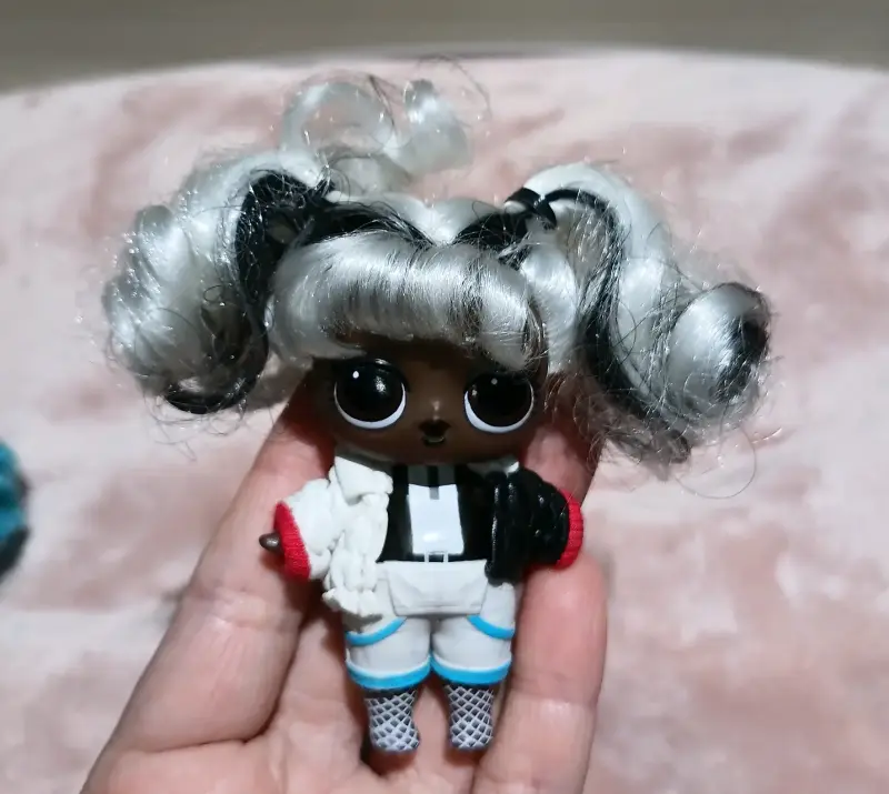 Muñeca LOL Surprise con cabello rizad - 3
