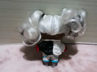 Muñeca LOL Surprise con cabello rizad - miniatura 6