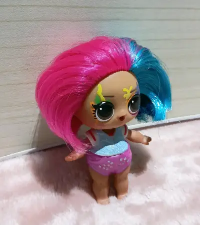 Muñeca LOL Surprise con cabello colorido - miniatura 3