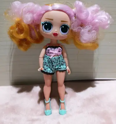 Muñeca LOL Surprise con cabello rizado - miniatura 1