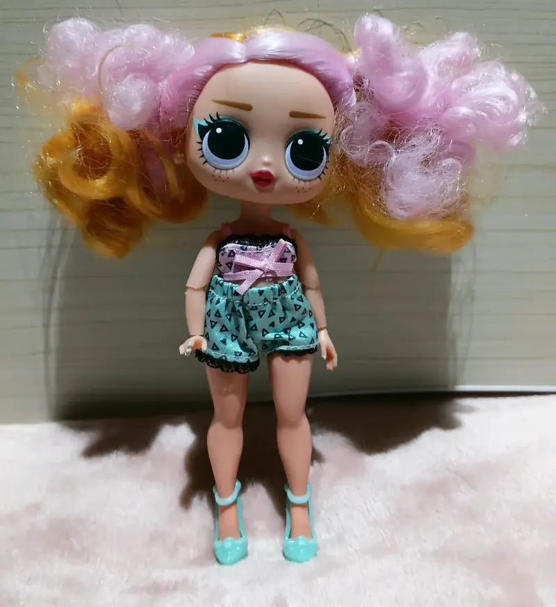 Muñeca LOL Surprise con cabello rizado - 2